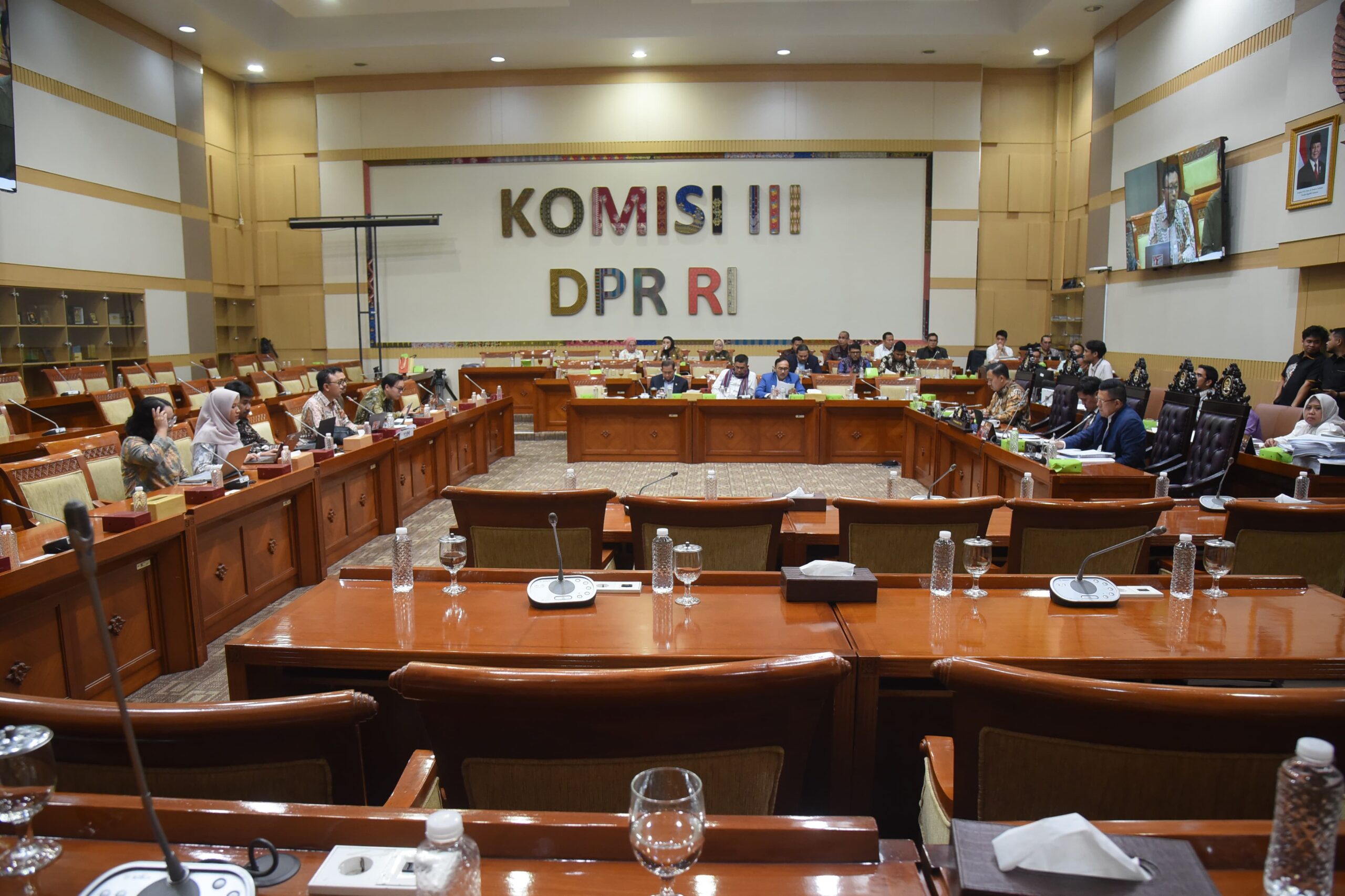 Koalisi Masyarakat Sipil untuk Reformasi KUHAP Meminta DPR Kembali Membuka Pembahasan RKUHAP secara Substansi, tidak Tergesa-gesa dan Melakukan Partisipasi Publik yang ‘Bermakna’